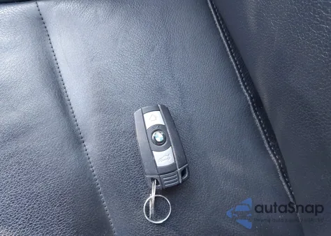 2015 BMW X1 xDrive28I z USA, uszkodzony, nr VIN WBAVL1C56FVY38035